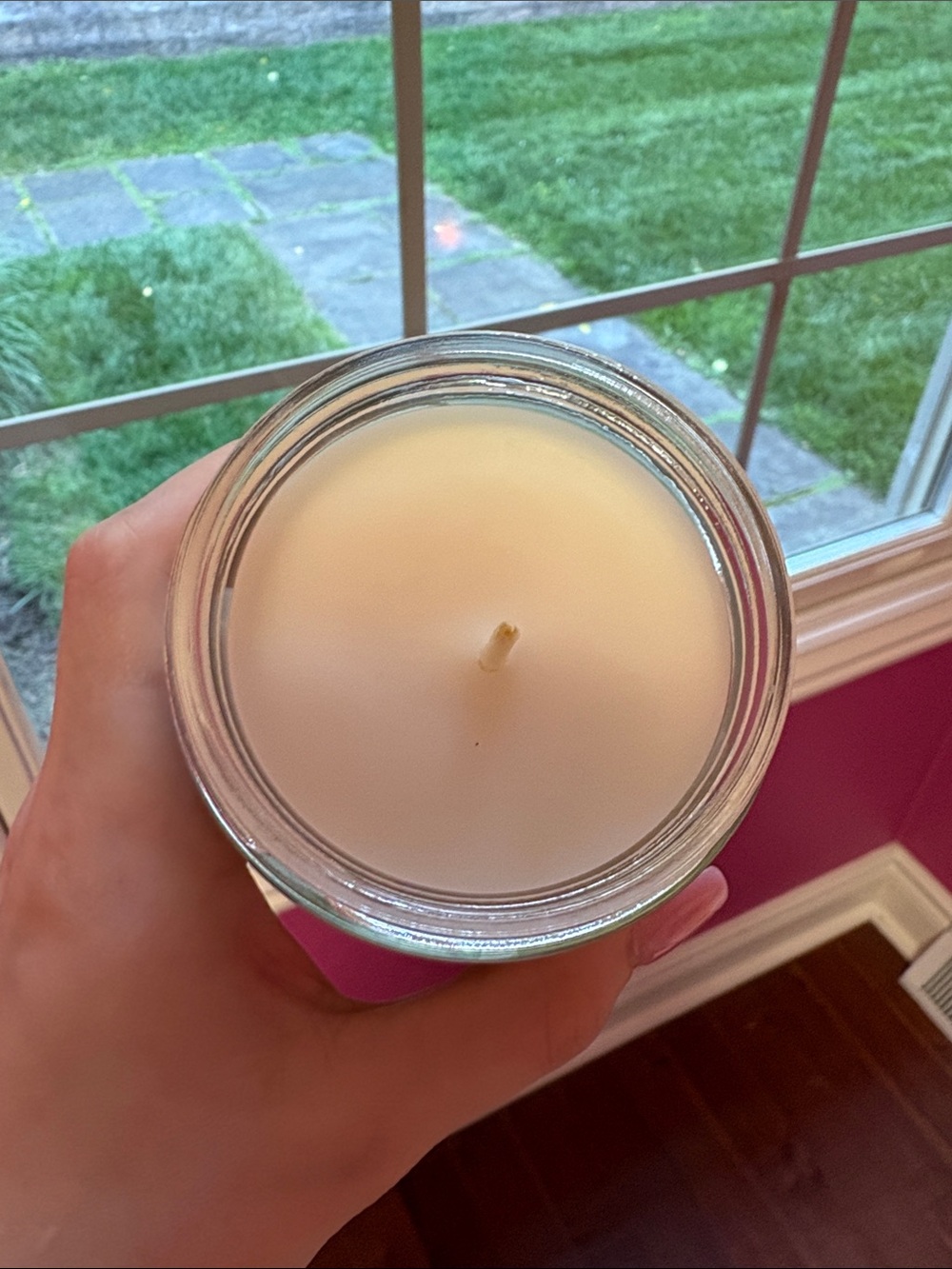 Bath & Body Works Waikiki Beach Coconut Candle - Picture 2 of 3